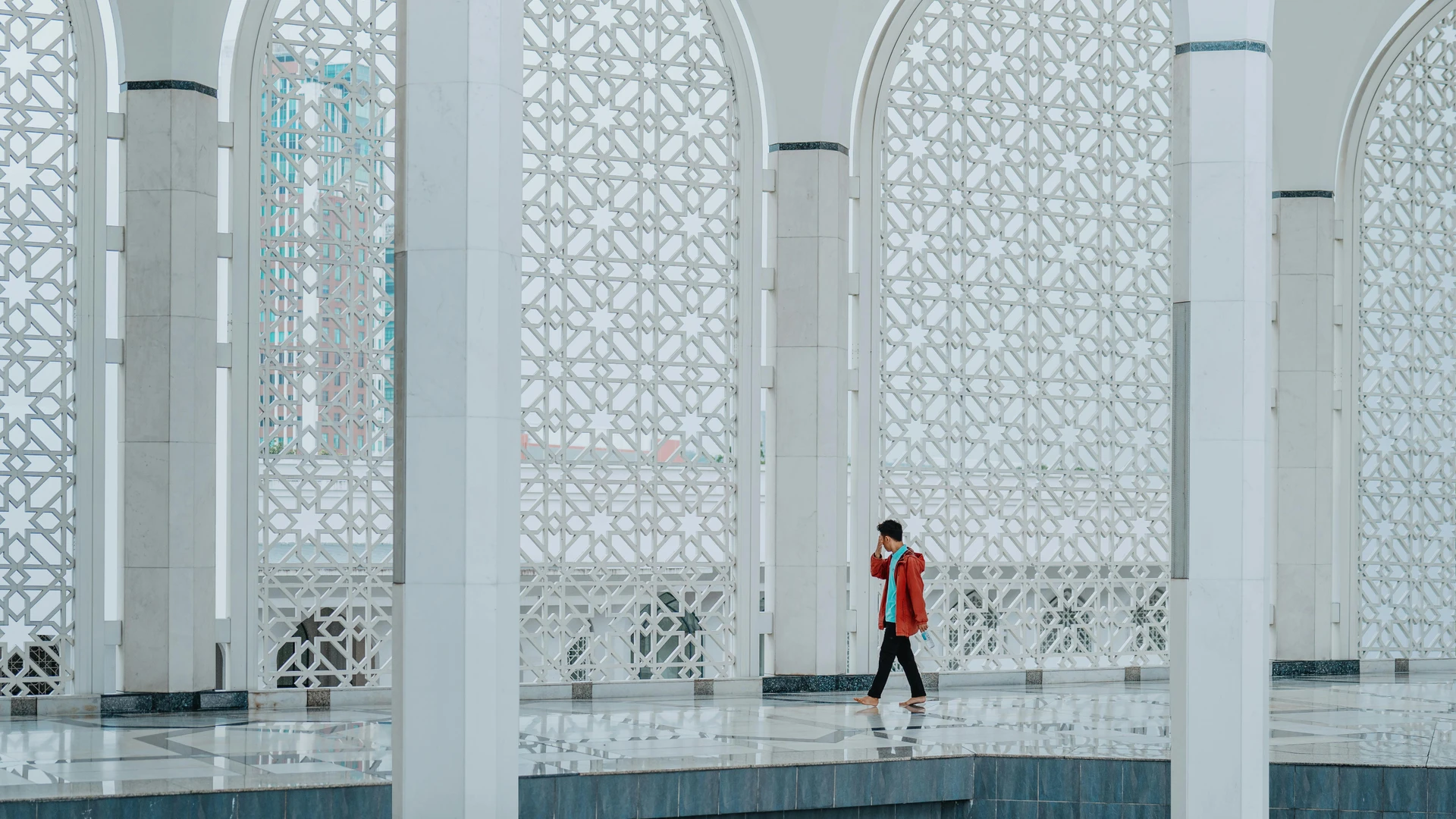Marsa Alam, Egypt - Explore the exquisite islamic architecture of shah alam mosque in malaysia with a serene atmosphere.