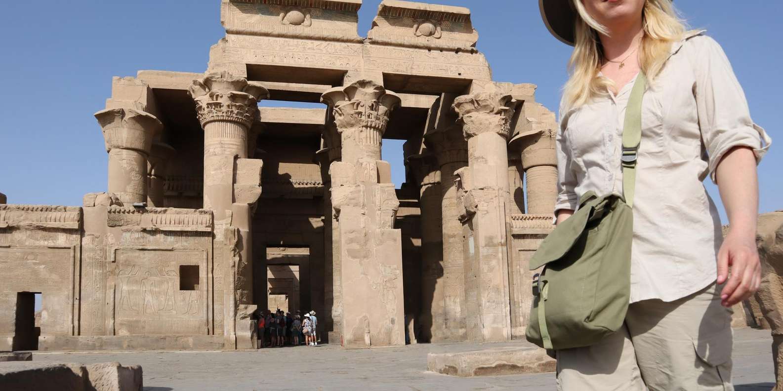 Aswan: Edfu & Kom Ombo Day Tour with Luxor Transfer