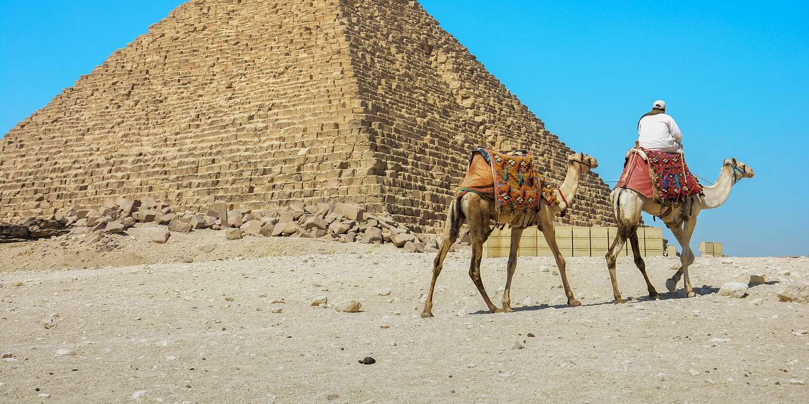 Cairo: Pyramids, Museum and Bazaar Private Escape