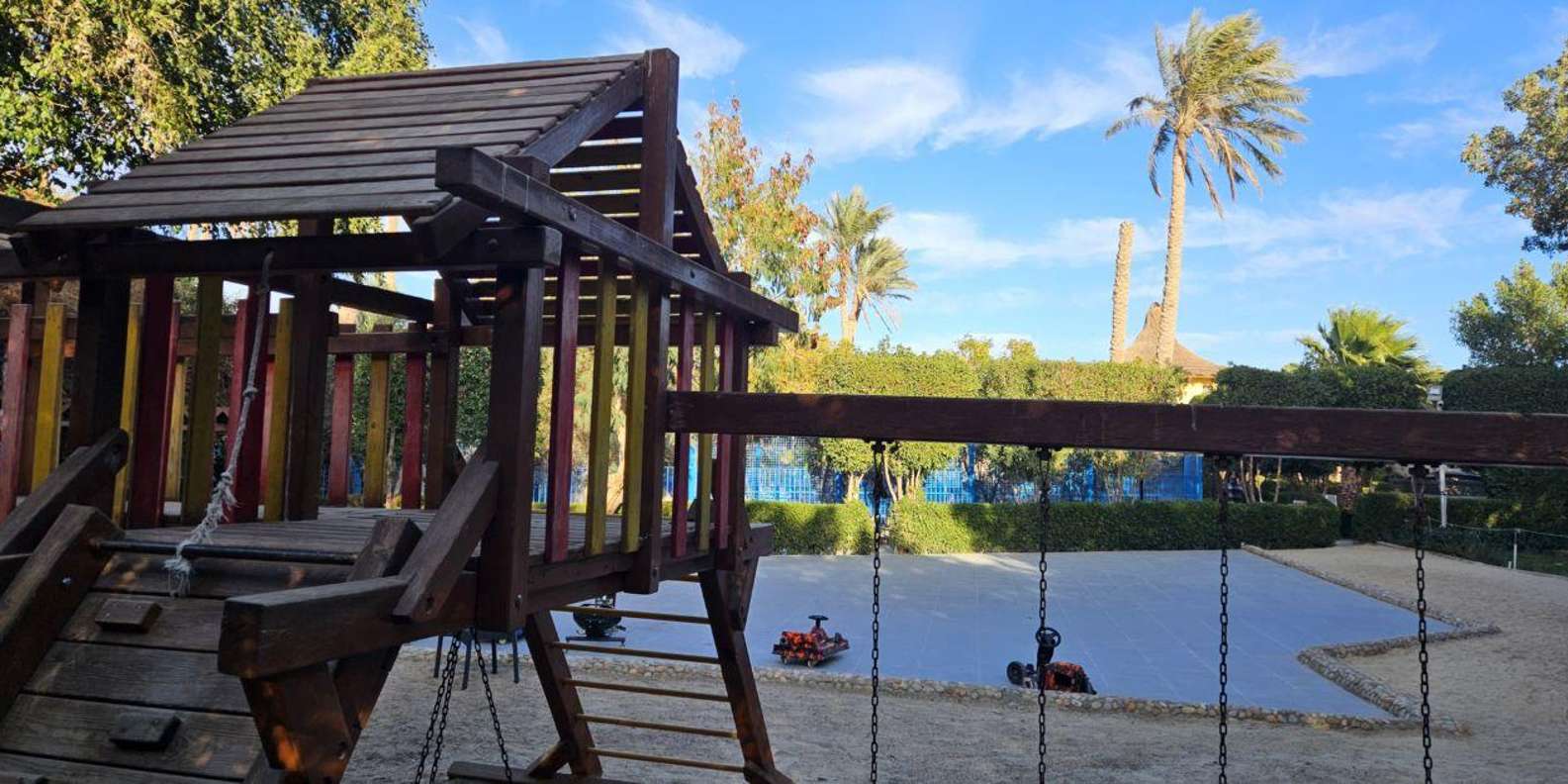 Hurghada: Grand Aquarium Entry Ticket & Mini Zoo