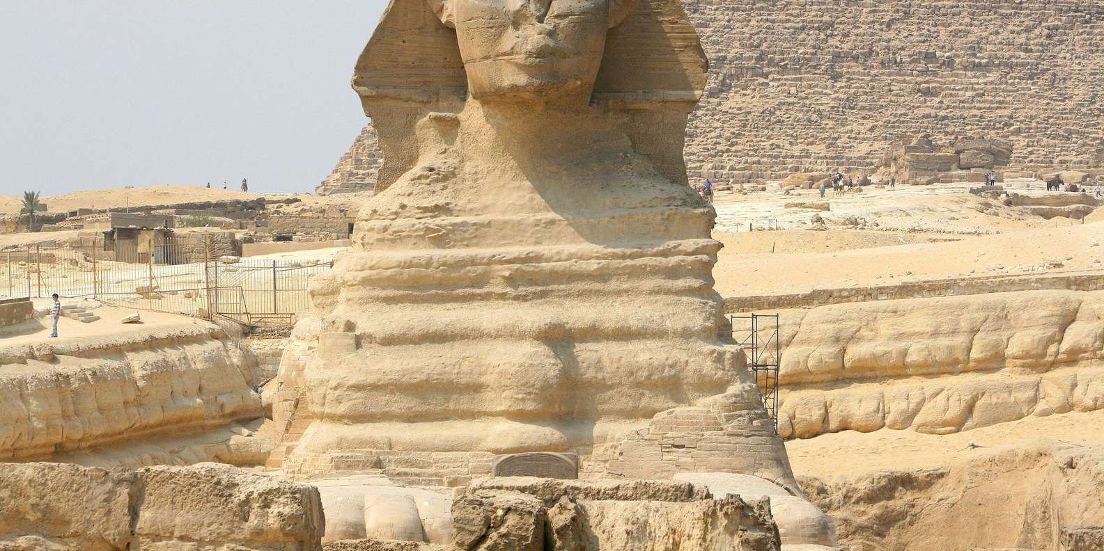 Hurghada: Pyramids & Museum Small Group Tour by Van