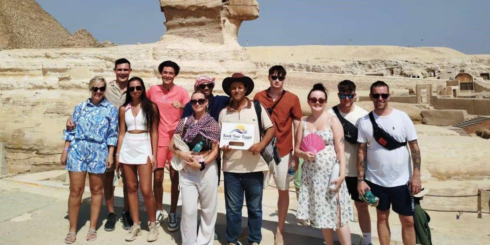 Hurghada: Cairo Day Trip by Flight, Pyramids & Museum