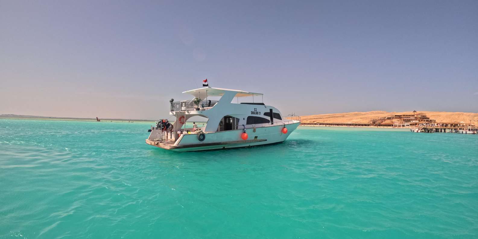 Hurghada: Dolphin House Yacht Trip, Snorkelling & Lunch
