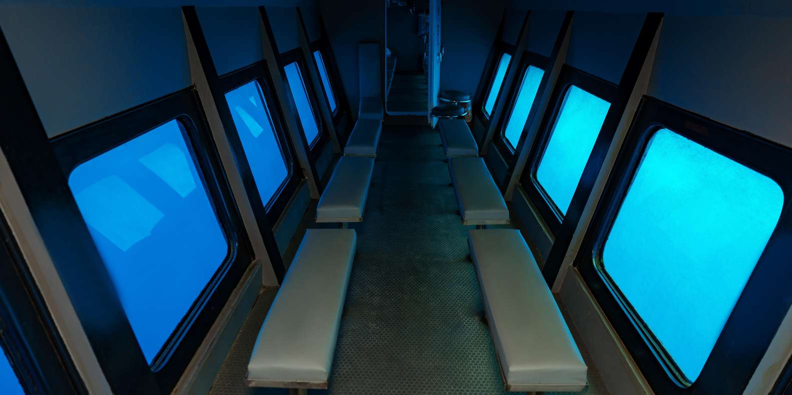 Hurghada: Semi-Submarine Cruise with Snorkelling