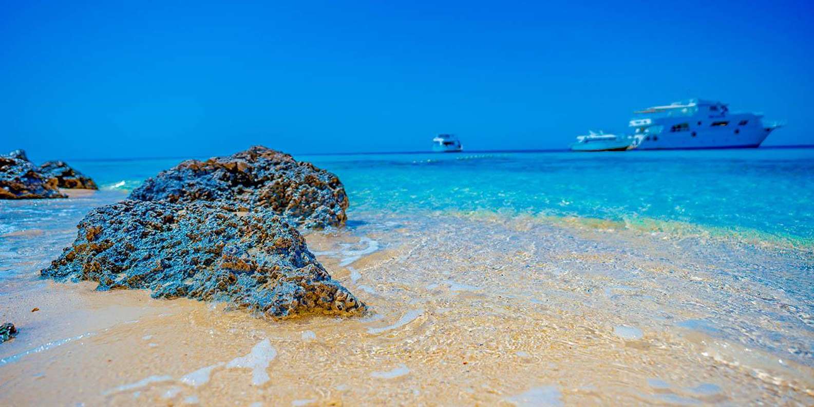 Hurghada: Sunset Hula Hula Island W/ Snorkeling & Lunch