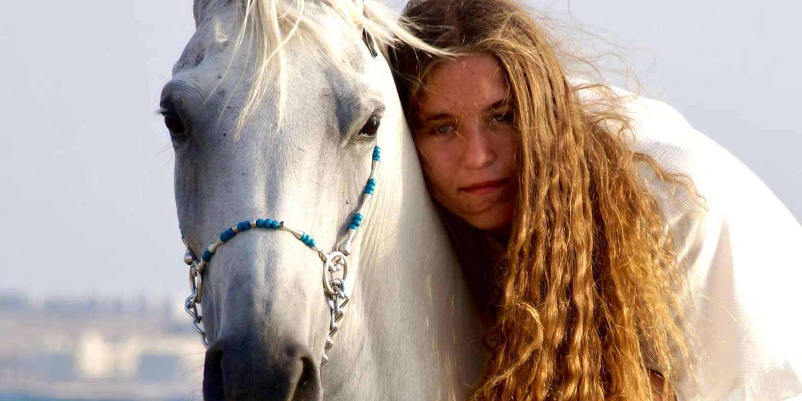 Makadi Bay: Desert & Sea Horse Riding w Guide + Transfers