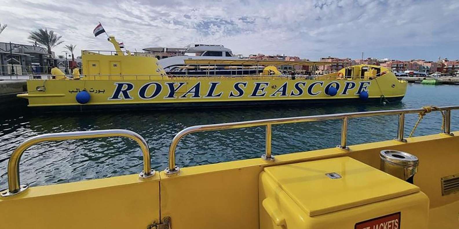 Makadi Bay: Royal Seascope Semi-Submarine Cruise & Snorkel