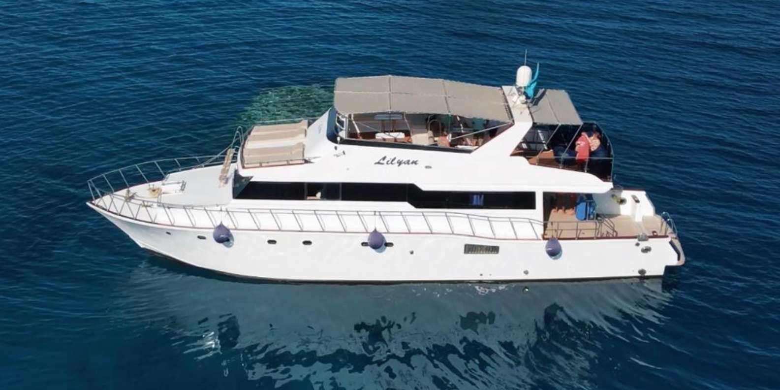 Hurghada: Luxury Yacht Trip with Crew and Chef
